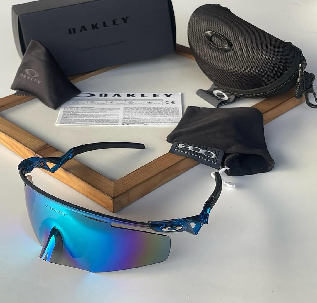 Oakley QNTM KATO Sport Sunglasses blue blue